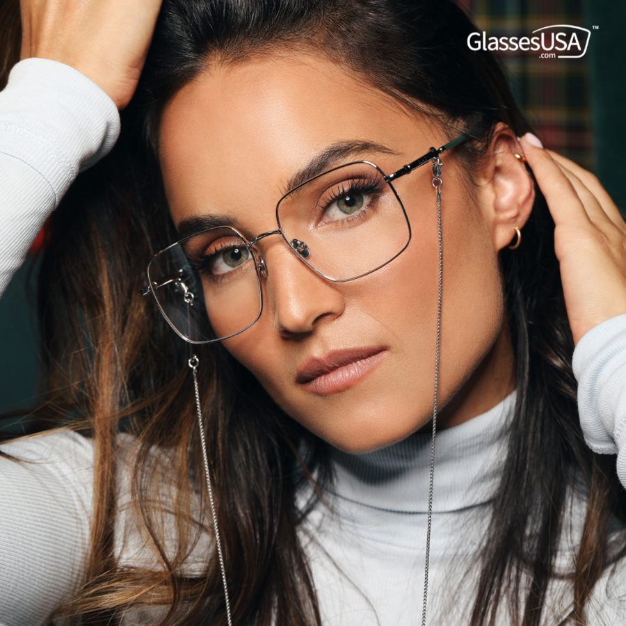 Oversized glasses explained: are they in style?