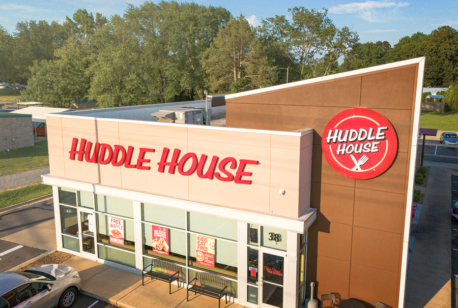 Record-Breaking Huddle House Celebrates Grand Opening in Greenbrier, July 15